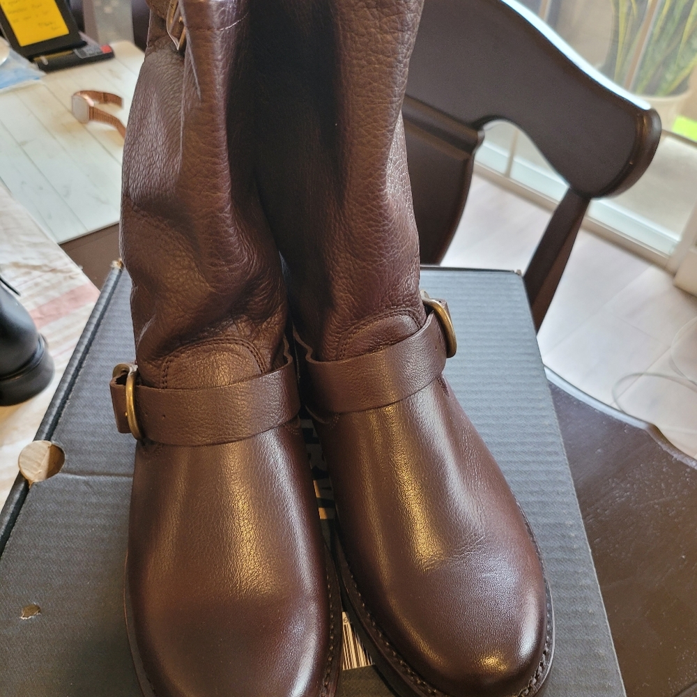 Womens  FRYE boots